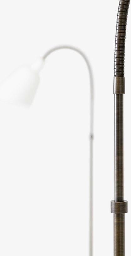 Lampadaire blanc détail bronze Anniversary Edition Bellevue AJ7 - &tradition - The Cool Republic