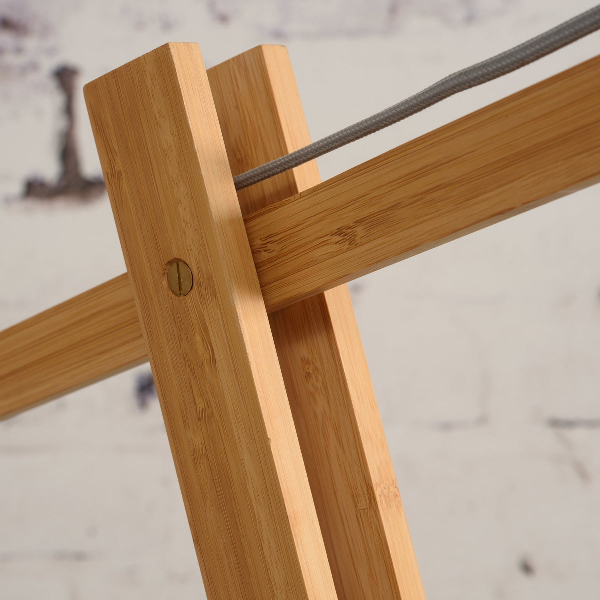 Lampadaire blanc en bambou et lin Montblanc - Good & Mojo - The Cool Republic