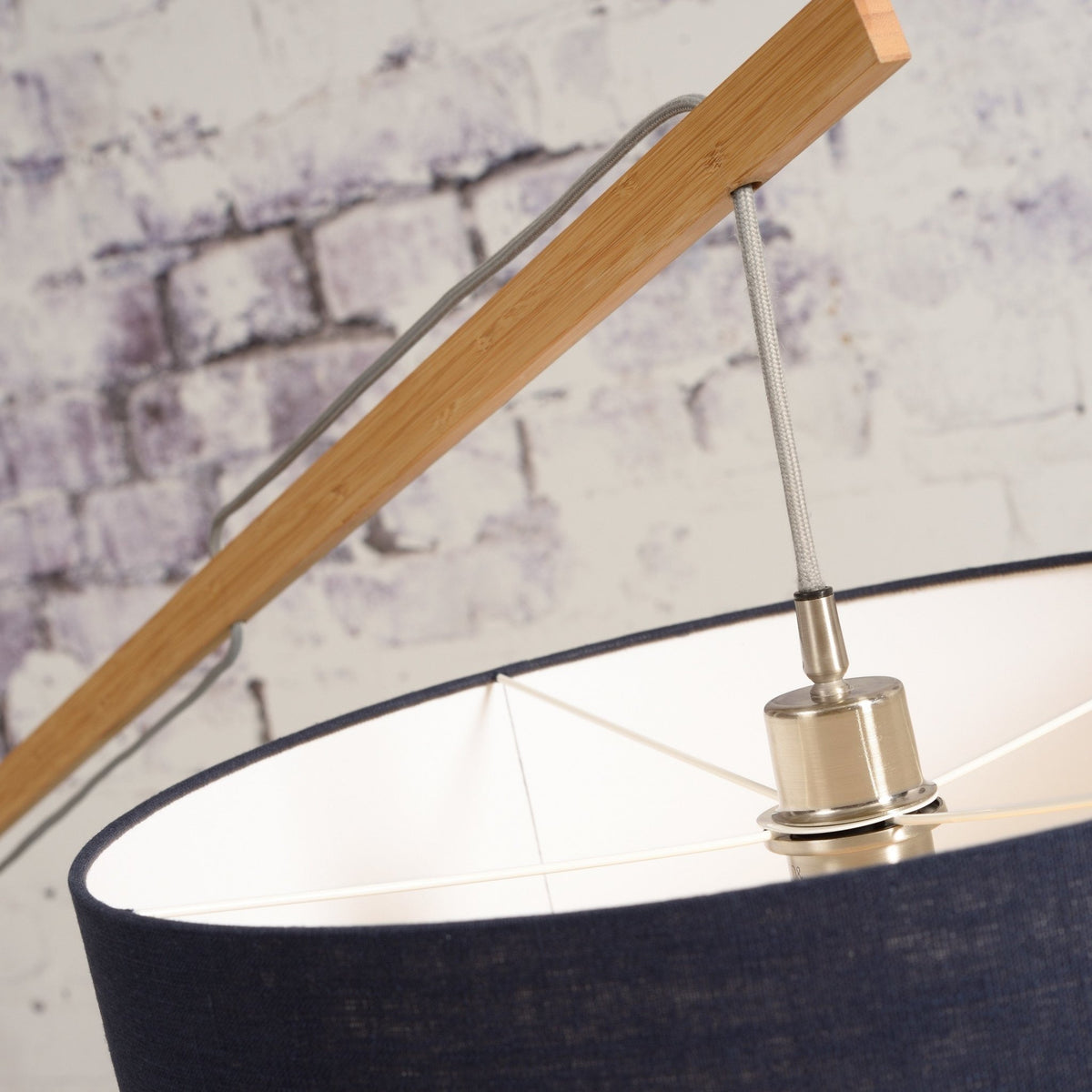 Lampadaire blanc en bambou et lin Montblanc - Good & Mojo - The Cool Republic
