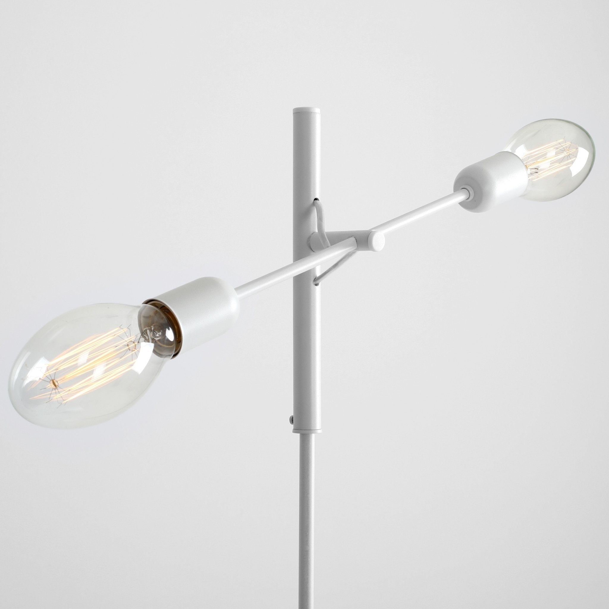 Lampadaire blanc Twigo 2 - Custom Form - The Cool Republic