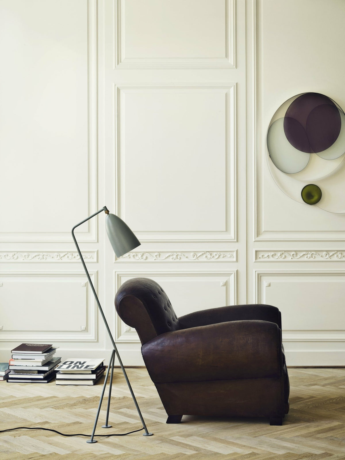 Floor lamp gris clair in brass - Gubi - The Cool Republic