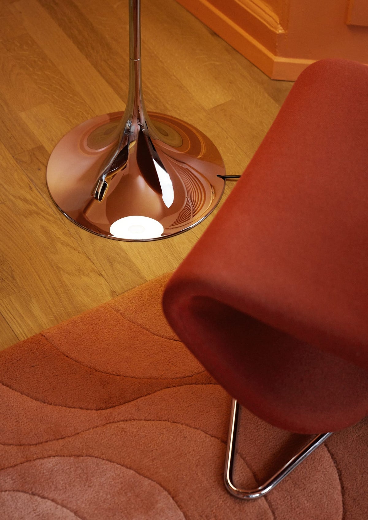 Lampadaire design en acrylique marron 129cm Panthella - Louis Poulsen — vue 8