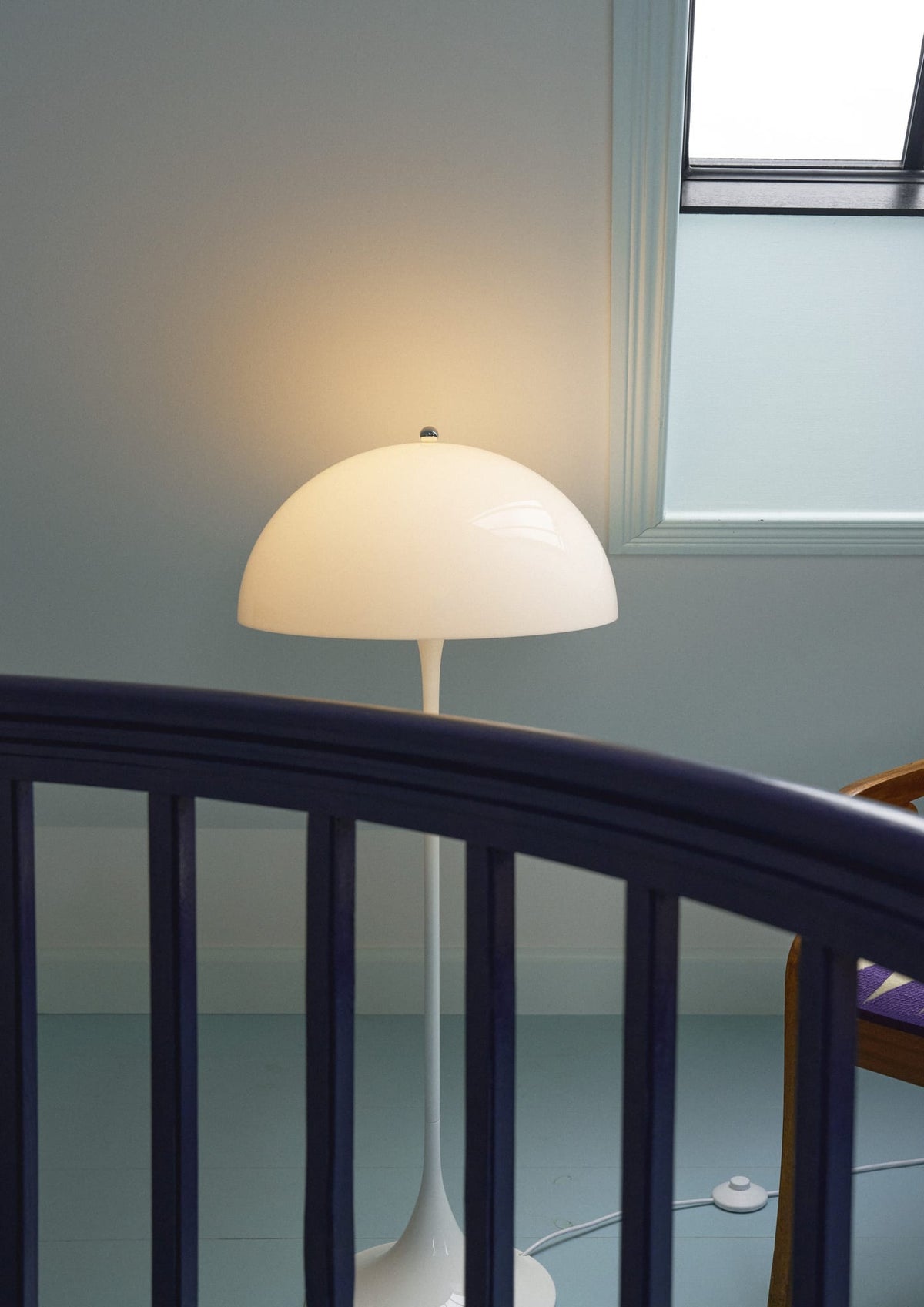 Lampadaire design en acrylique opalisé blanc 40x103,5cm Panthella - Louis Poulsen — vue 12