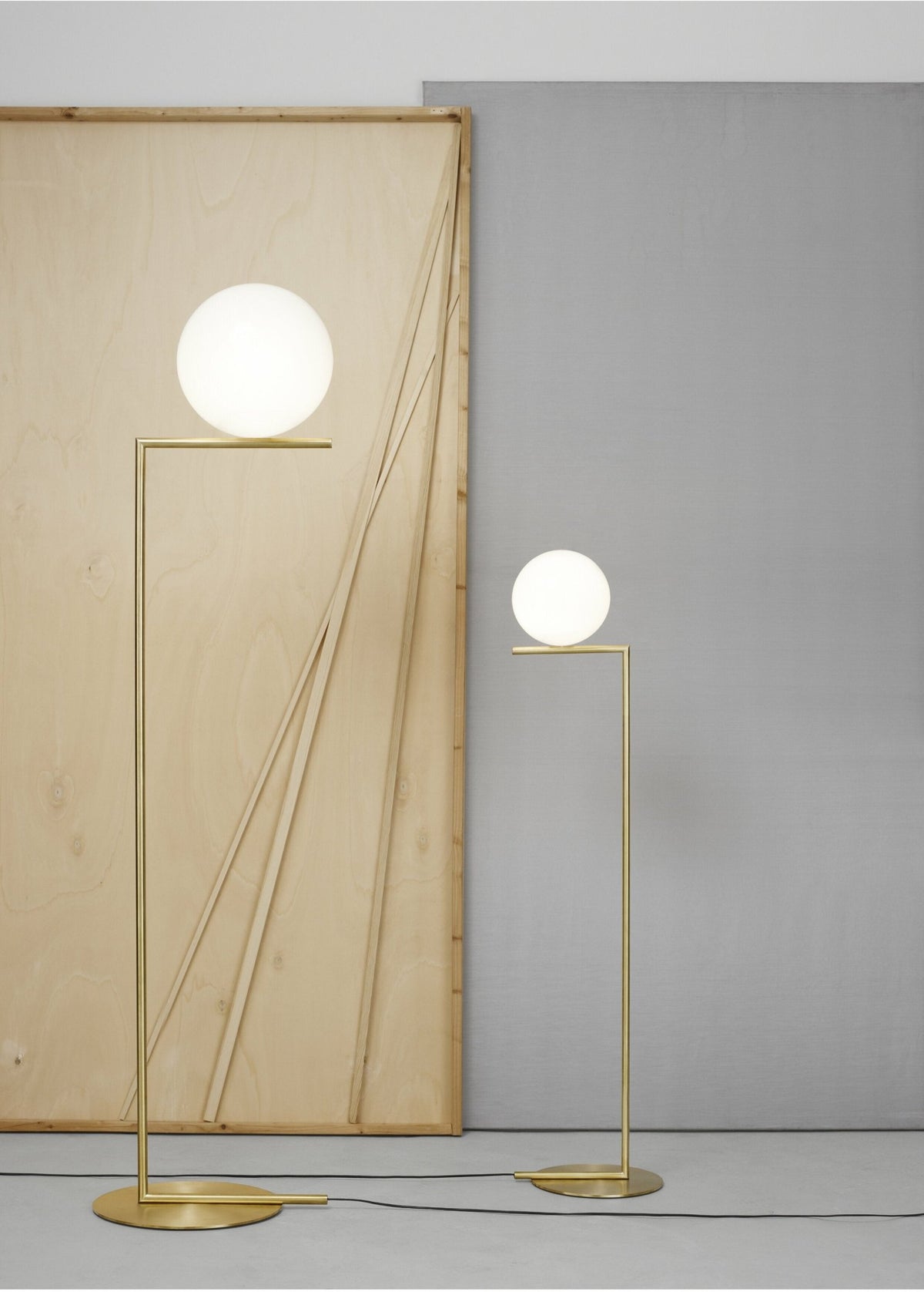Lampadaire design en laiton satiné 135 cm IC - Flos - The Cool Republic