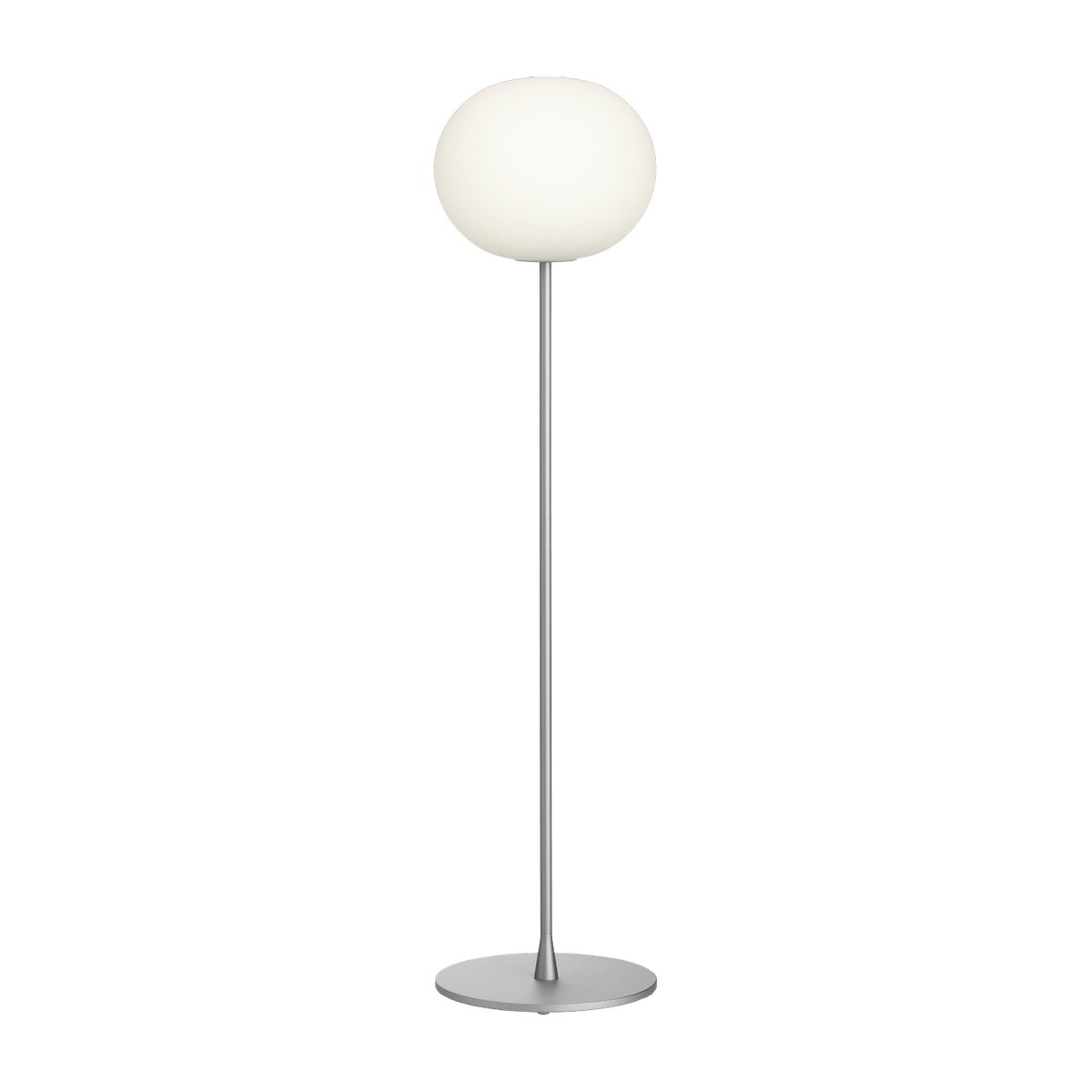 Lampadaire design en verre opalin et acier argenté 33 x 135 cm Glo-Ball - Flos - The Cool Republic