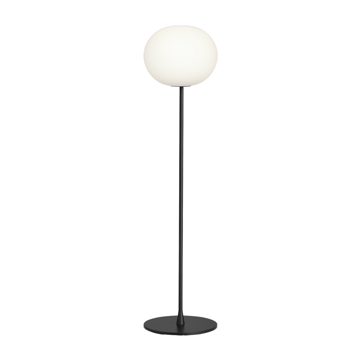 Lampadaire design en verre opalin et acier noir mat 33 x 135 cm Glo-Ball - Flos - The Cool Republic
