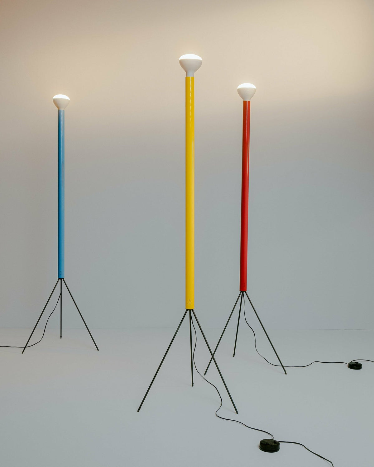 Lampadaire design rouge 189 cm Luminator - Flos - The Cool Republic