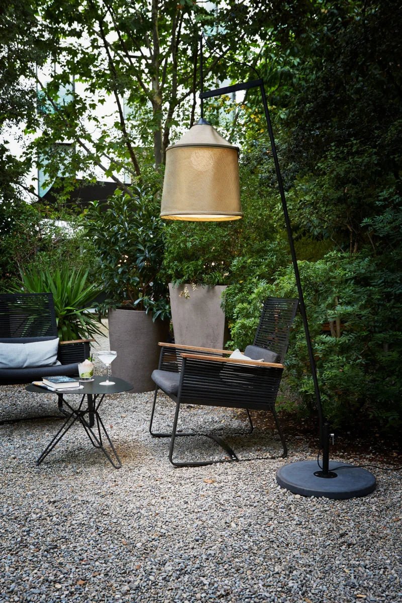 Lampadaire d'extérieur en acier et textile beige Jaima - Marset - The Cool Republic