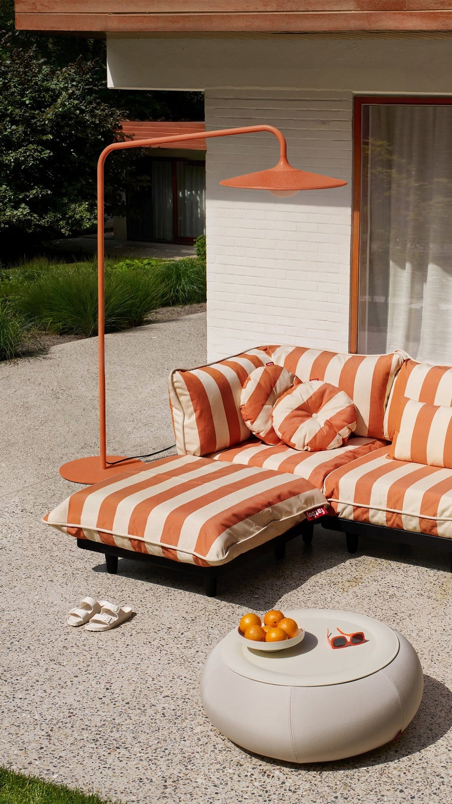 Lampadaire d'extérieur en aluminium terracotta 180x84x233cm Archigrande - Fatboy - The Cool Republic