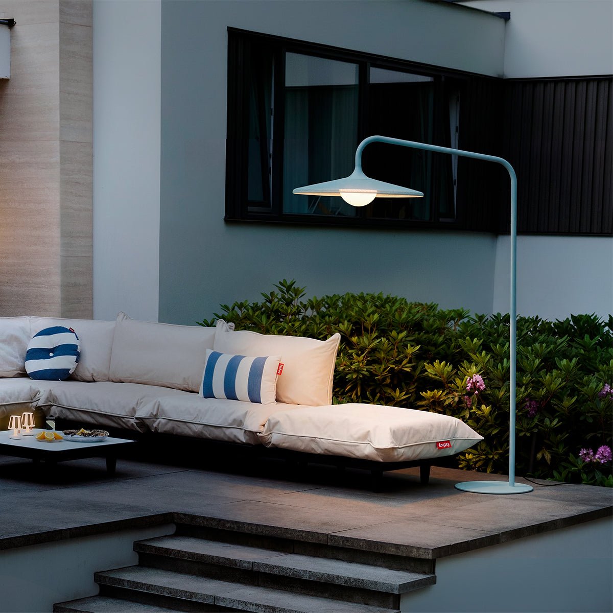 Lampadaire d'extérieur en aluminium vert 180x84x233cm Archigrande - Fatboy - The Cool Republic