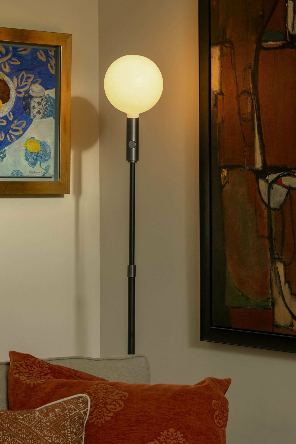 Lampadaire dimmable en acier noir 170 cm Poise - Tala - The Cool Republic