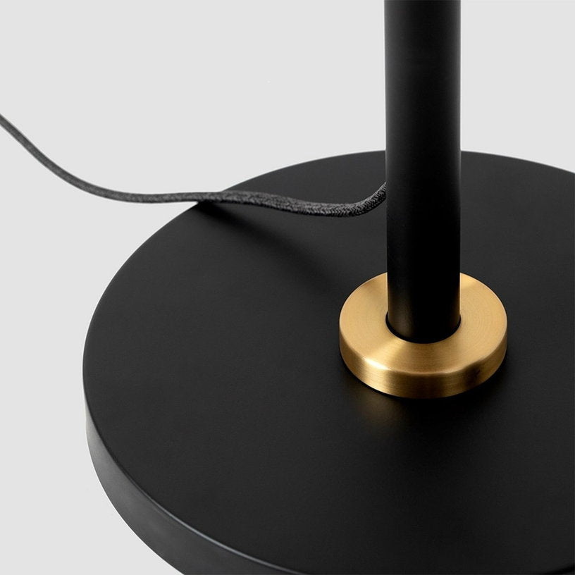 Lampadaire dimmable en acier noir et laiton 170 cm Poise - Tala - The Cool Republic
