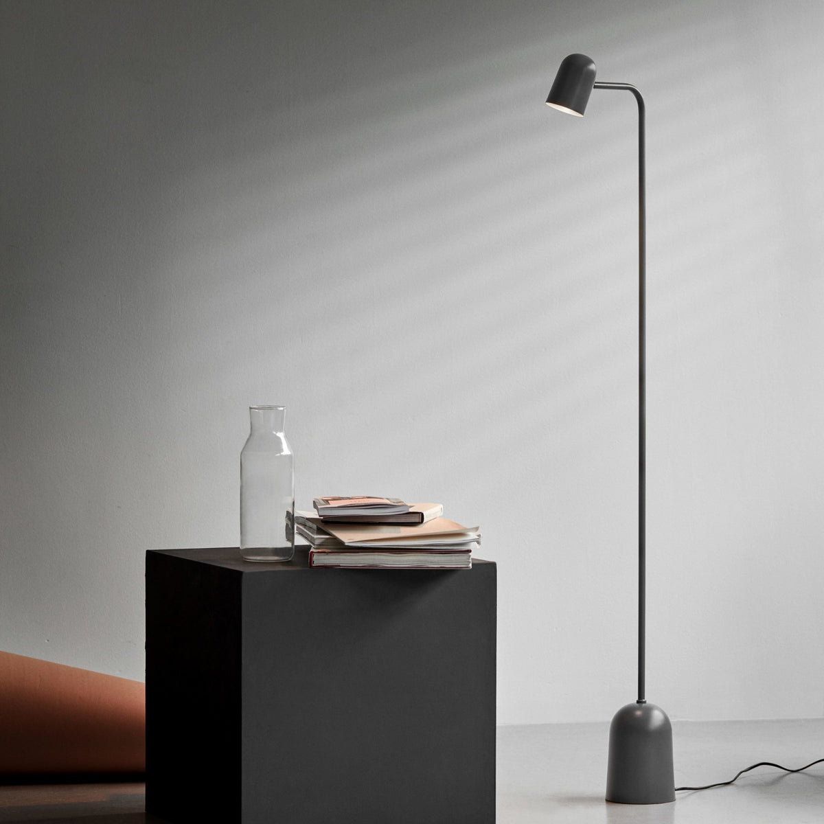 Lampadaire en acier blanc Buddy - Northern - The Cool Republic