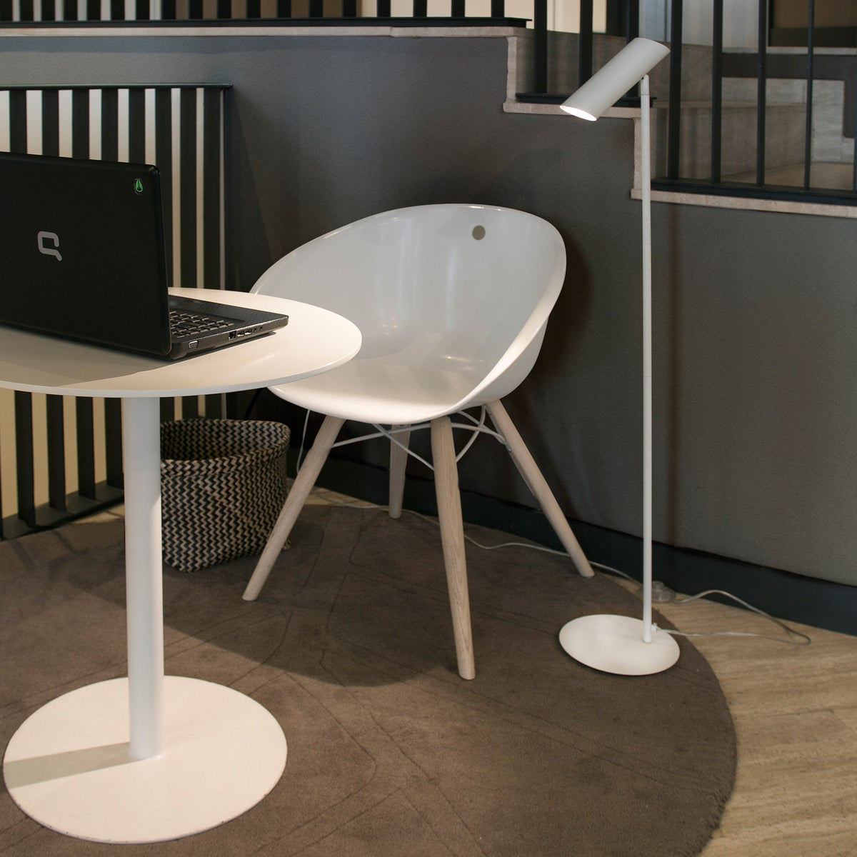 Lampadaire en acier blanc Link - Faro Barcelona - The Cool Republic