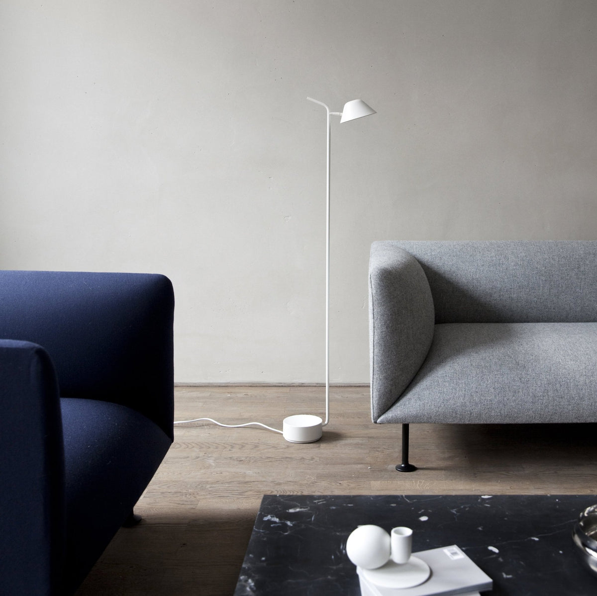 Lampadaire en acier blanc Peek - Audo - The Cool Republic