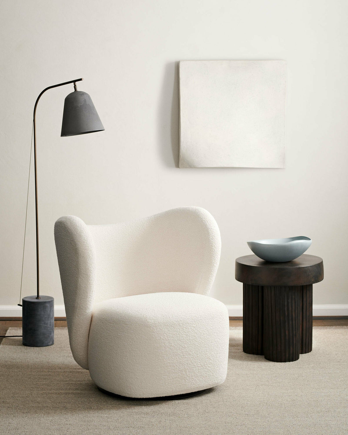 Lampadaire en aluminium oxydé gris Line One - NORR11 - The Cool Republic