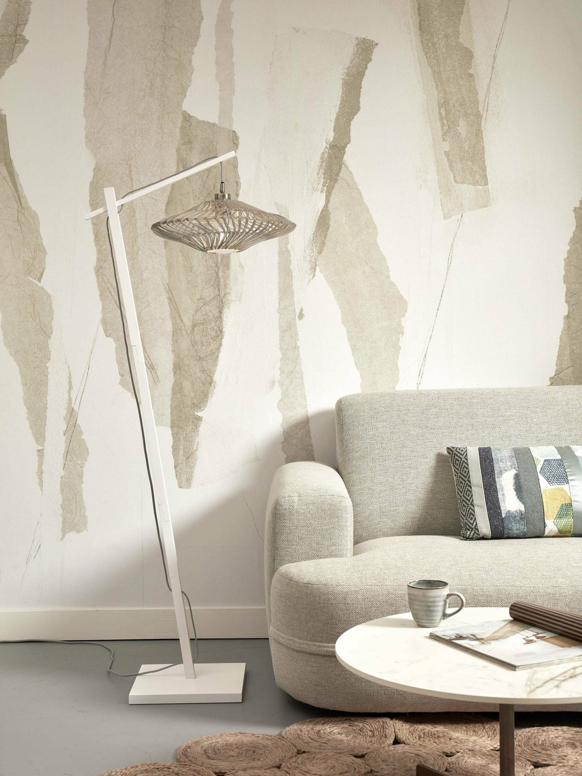 Lampadaire en bambou blanc avec abat-jour en bois blanc 150x40 cm Zanzibar - Good & Mojo - The Cool Republic