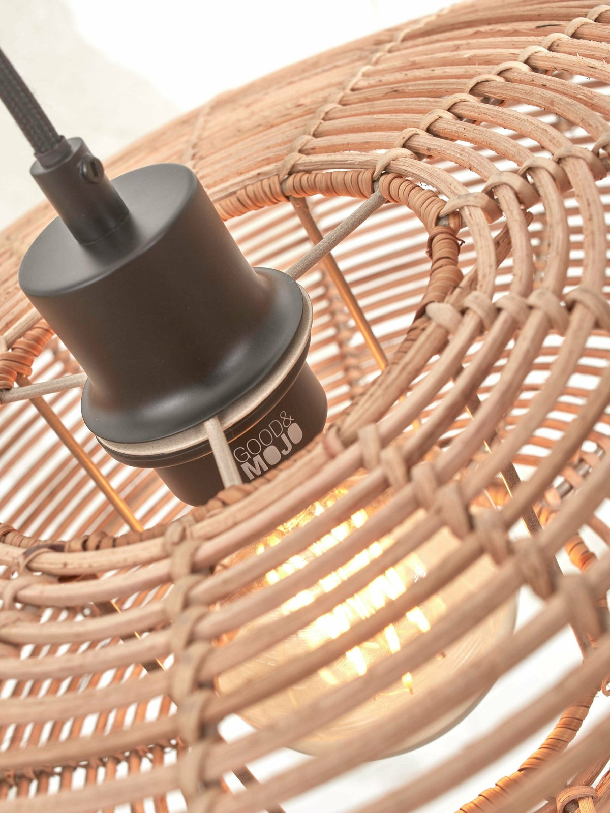 Lampadaire en bambou blanc avec abat-jour en bois naturel 176x55 cm Tanami - Good & Mojo - The Cool Republic