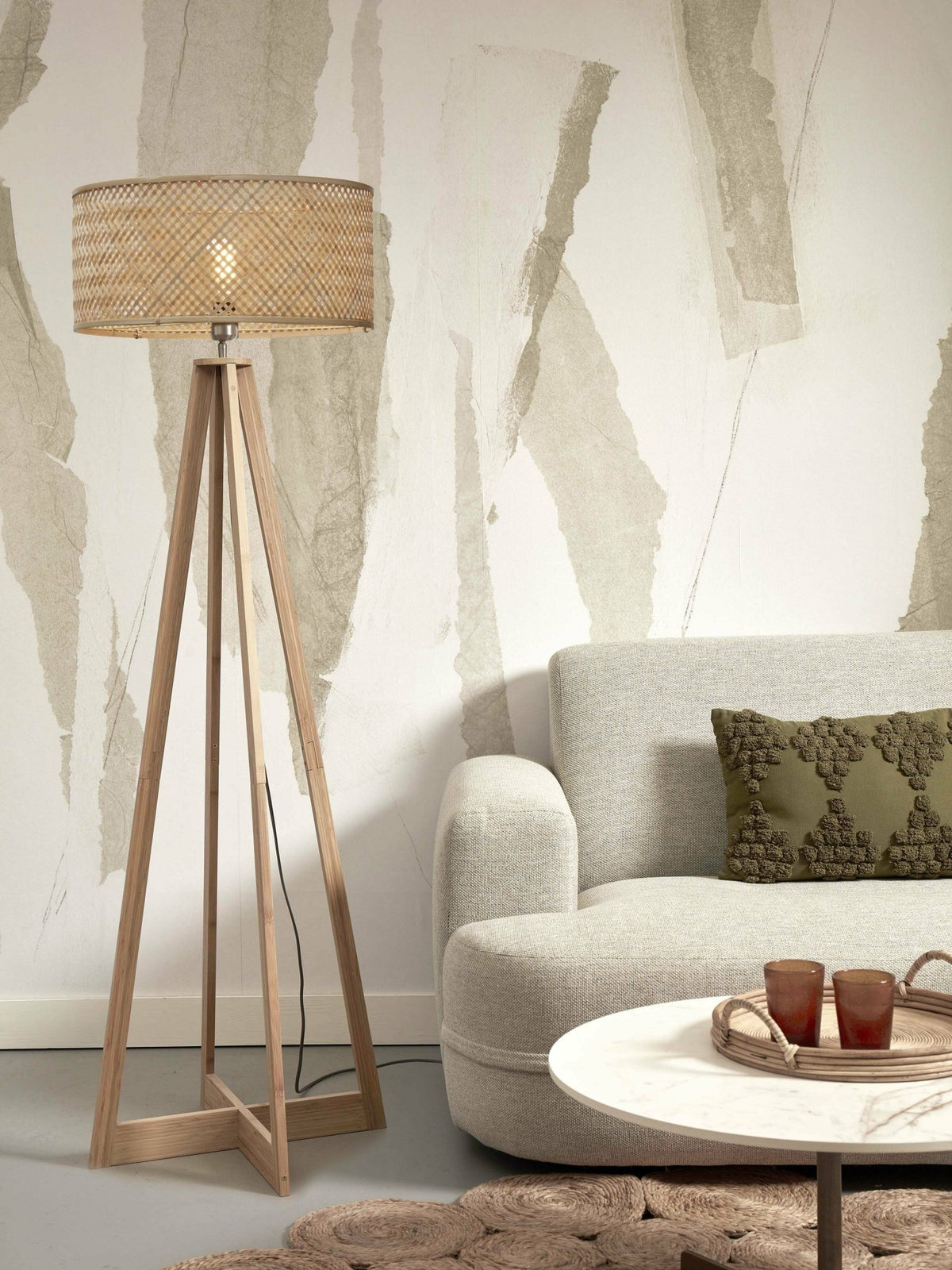 Lampadaire en bambou naturel avec abat-jour en bois naturel 145x50 cm Java - Good & Mojo - The Cool Republic