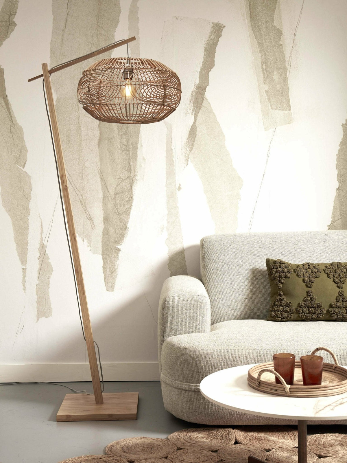 Lampadaire en bambou naturel avec abat-jour en bois naturel 176x48 cm Madeira - Good & Mojo - The Cool Republic