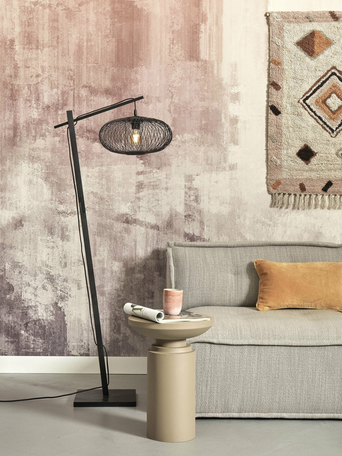 Lampadaire en bambou noir avec abat-jour en bois noir 150x40 cm Cango - Good & Mojo - The Cool Republic