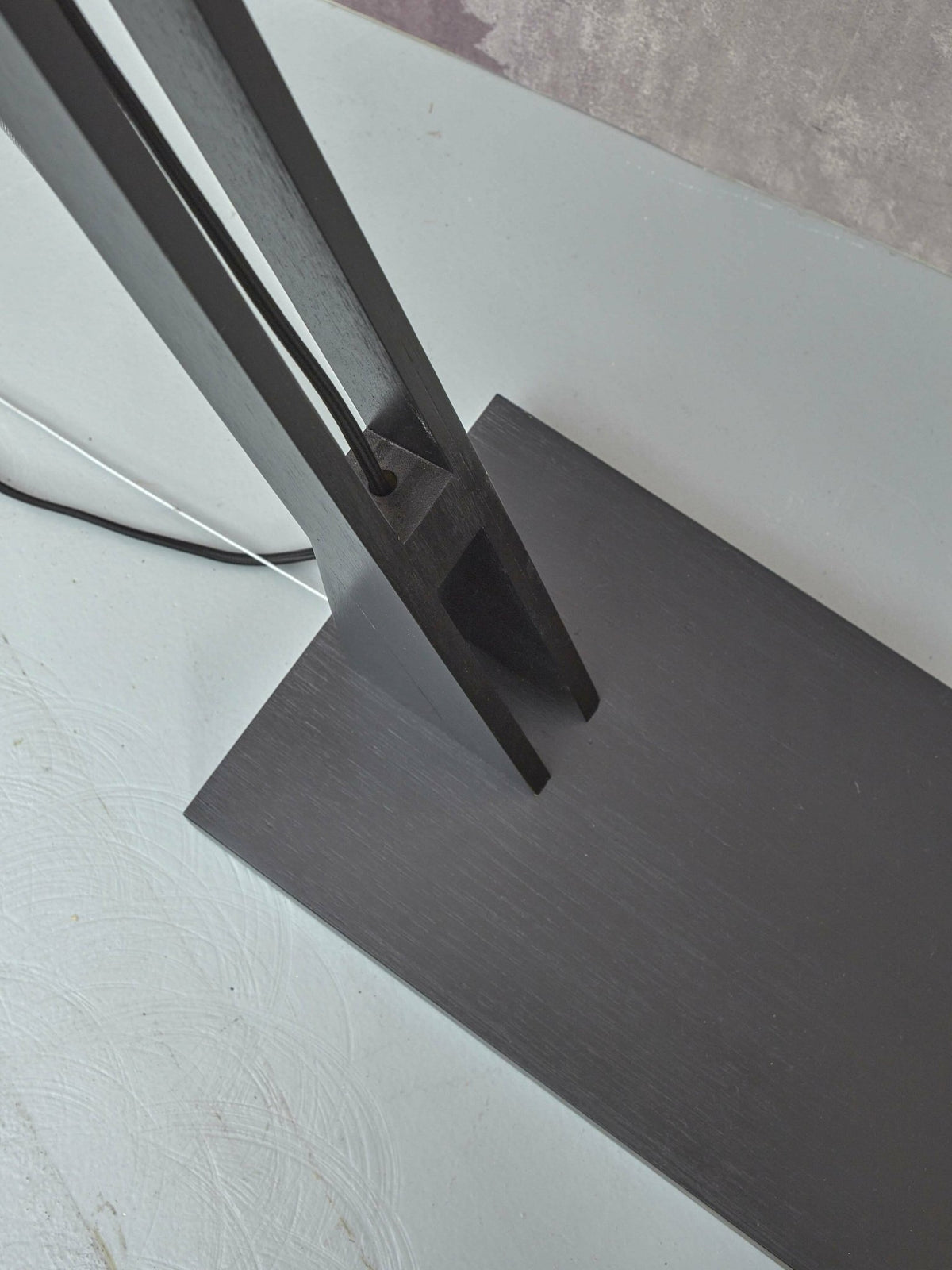Lampadaire en bambou noir avec abat-jour en bois noir 207x50 cm Java - Good & Mojo - The Cool Republic