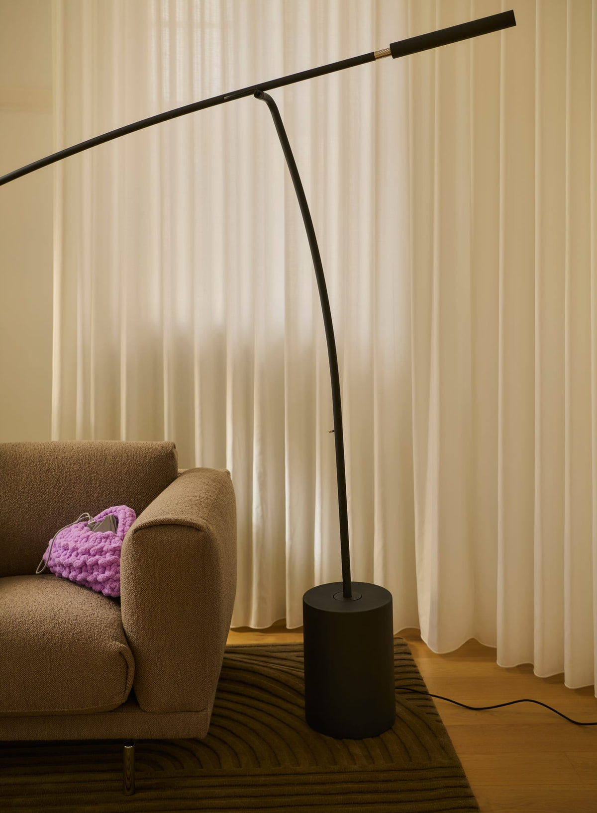 Lampadaire en béton et acier anthracite noir 188cm Contra - Muuto — vue 9