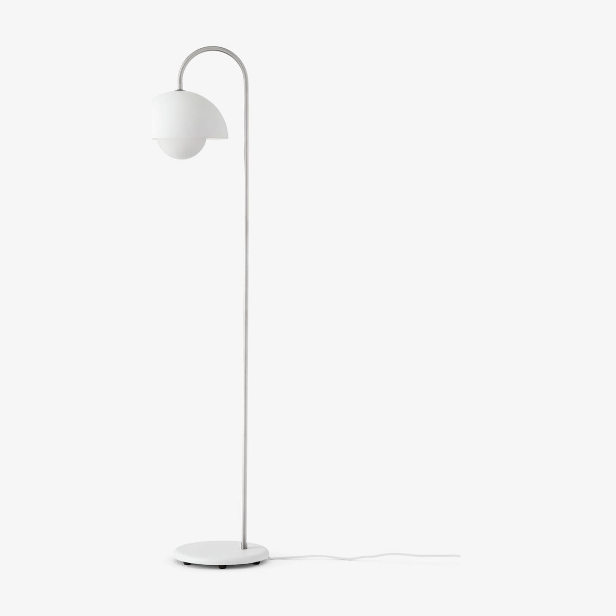 Lampadaire en chrome et acier peint blanc mate 122cm Flowerpot VP12 - &tradition