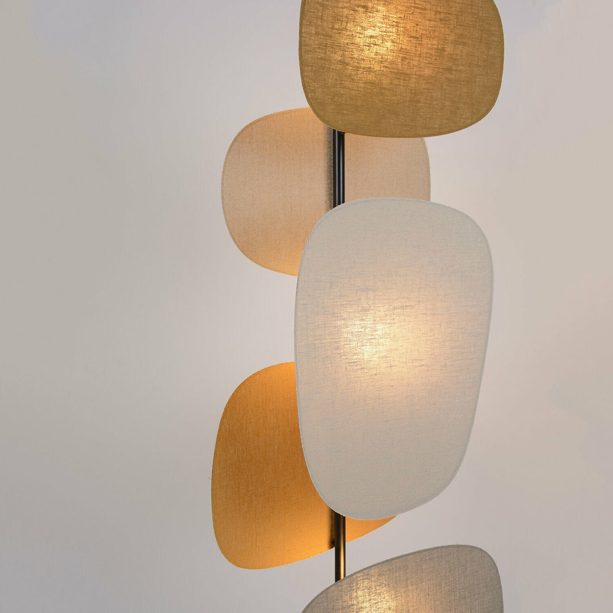 Lampadaire en lin 174 cm Screen 70's - Market set - The Cool Republic