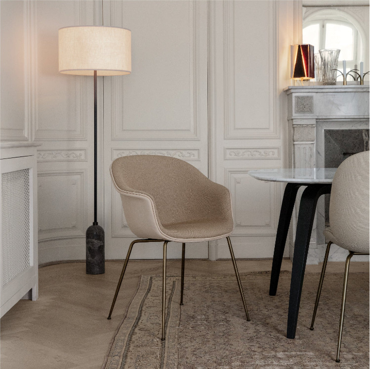 Lampadaire en marbre Gravity - Gubi - The Cool Republic