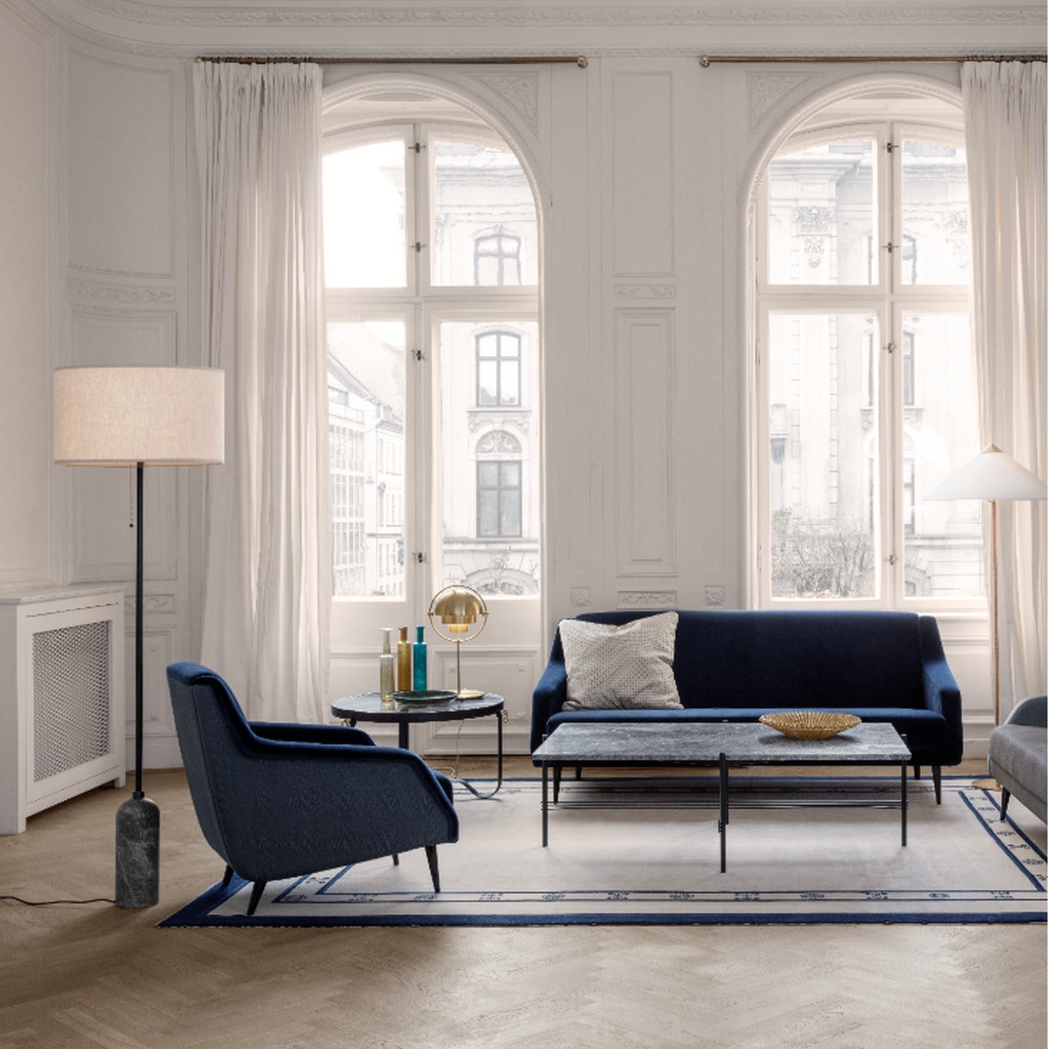 Lampadaire en marbre Gravity - Gubi - The Cool Republic