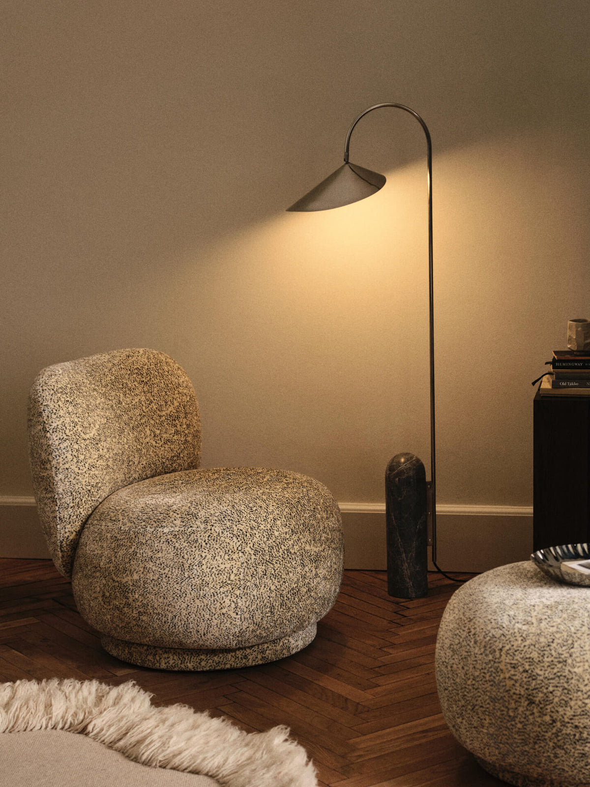 Lampadaire en marbre gris et acier inoxydable Arum - Ferm Living - The Cool Republic
