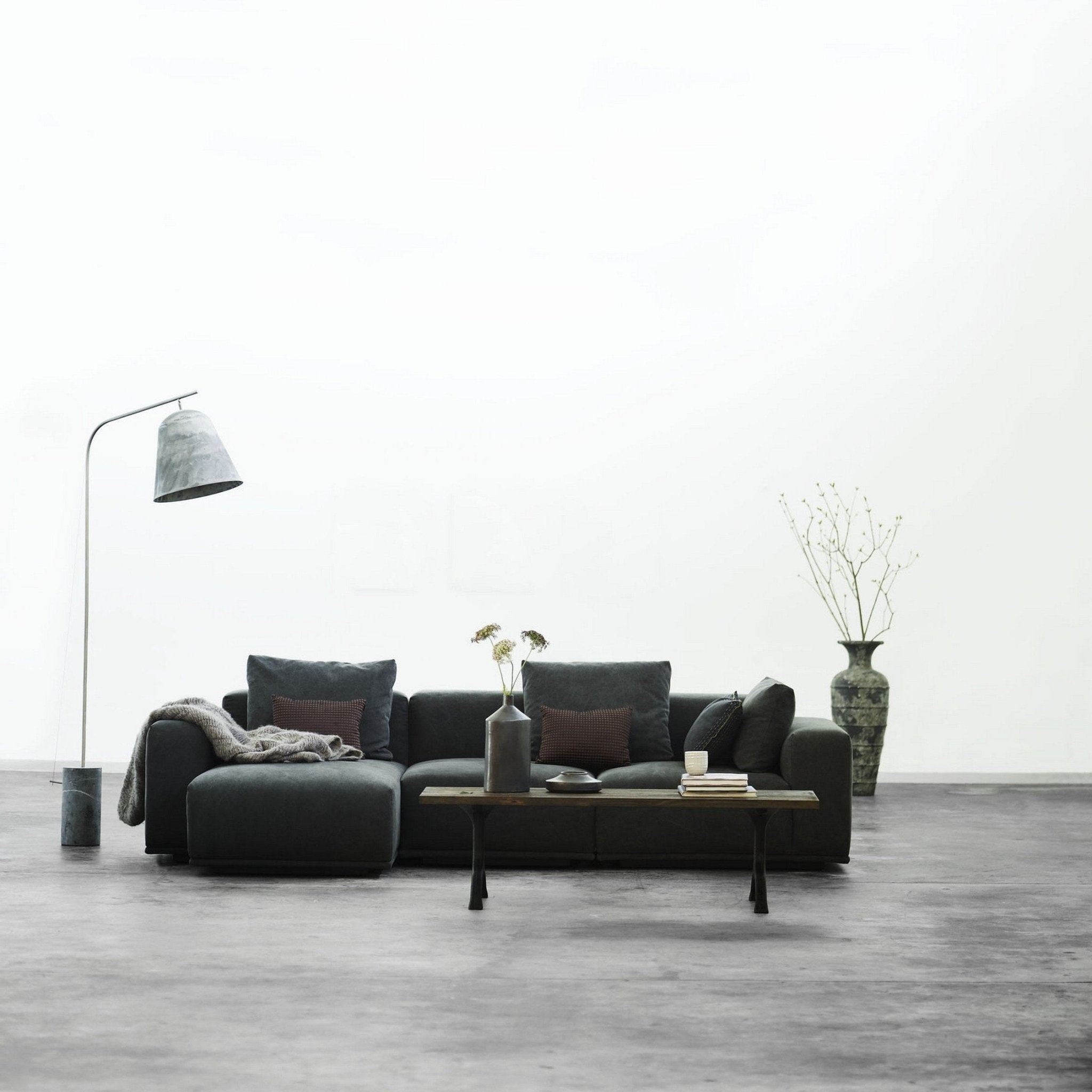 Lampadaire en marbre oxydé Line Two - Norr11 - The Cool Republic