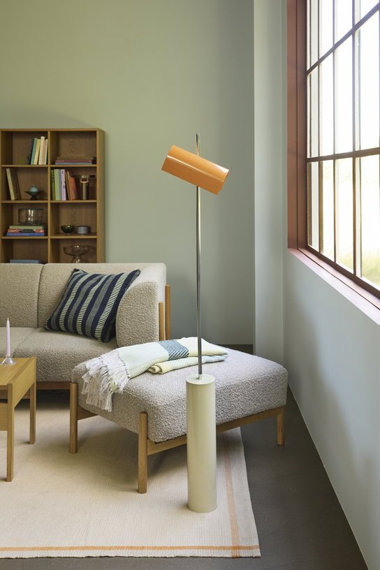 Lampadaire en métal orange Reflector - Hübsch - The Cool Republic