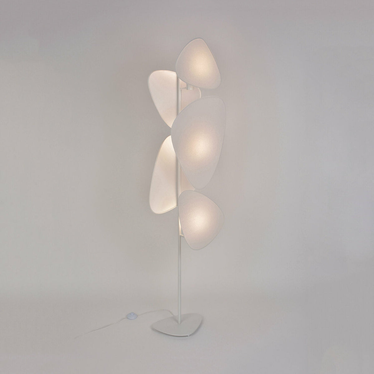 Lampadaire en papier blanc 50 x 27 x 179 cm Screen Murano - Market set - The Cool Republic