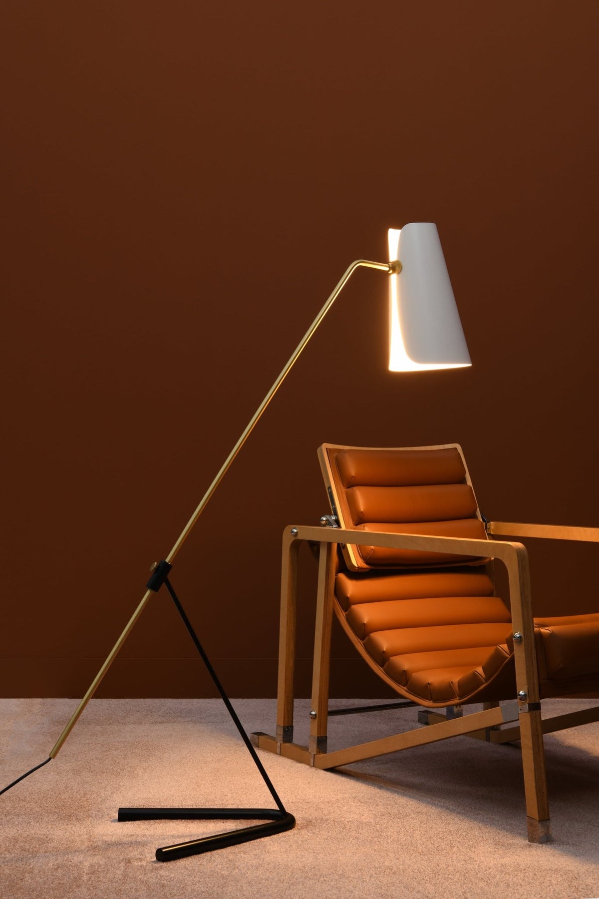 Lampadaire G21 Noir et Blanc Pierre Guariche - Sammode - The Cool Republic