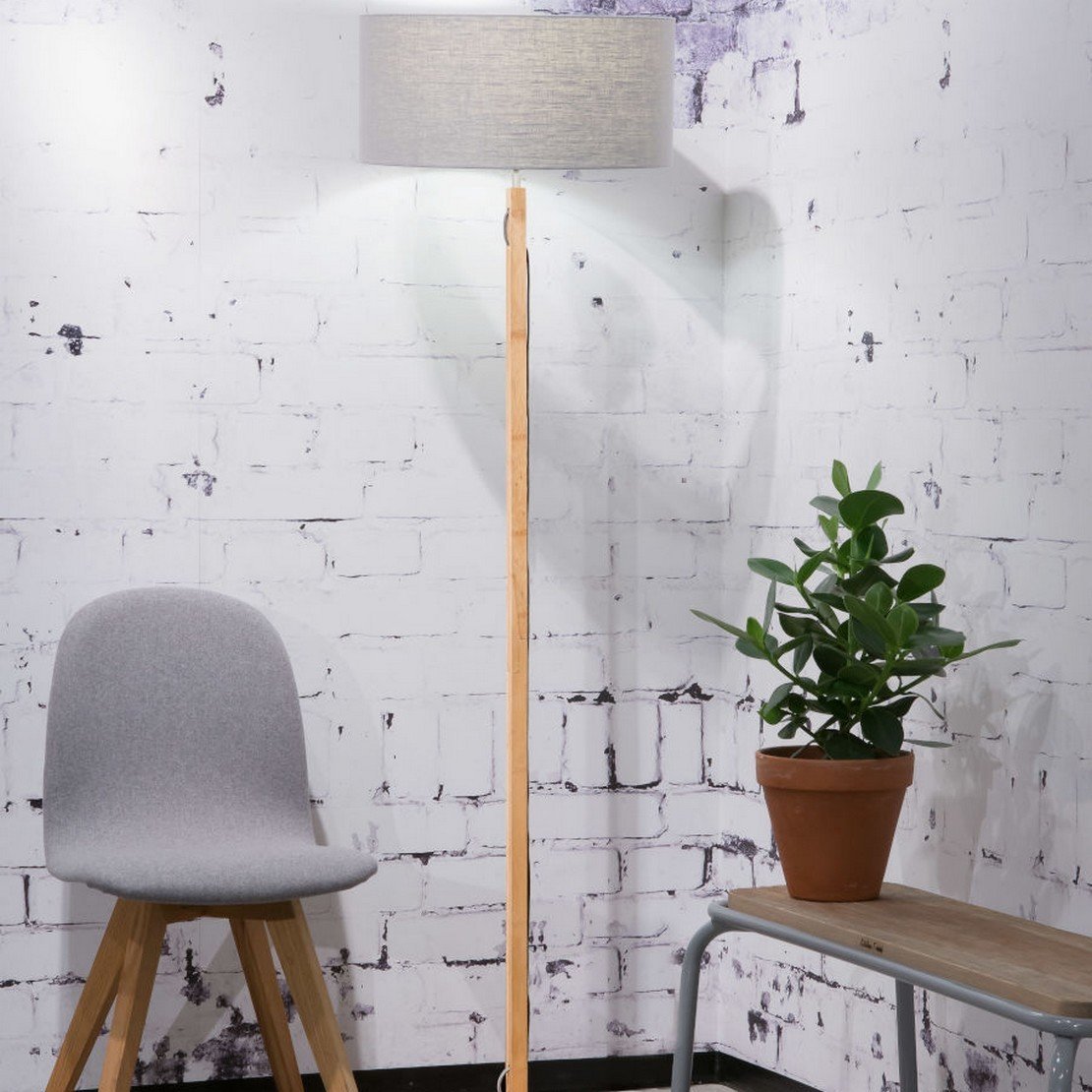 Lampadaire gris clair Fuji - Good & Mojo - The Cool Republic