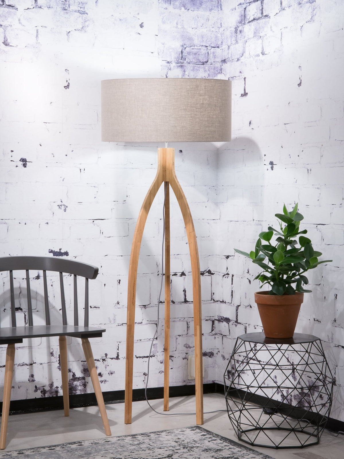 Lampadaire gris foncé Annapurna - Good & Mojo - The Cool Republic