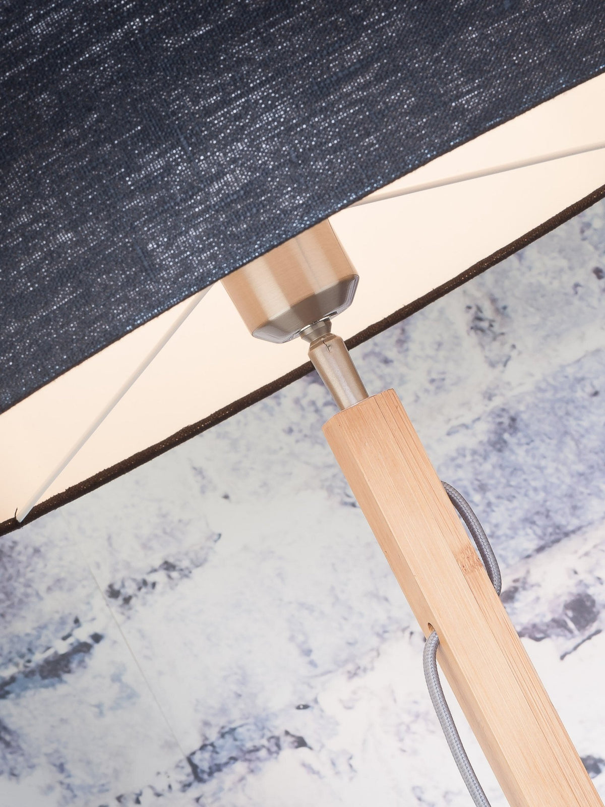 Lampadaire gris foncé Fuji - Good & Mojo - The Cool Republic