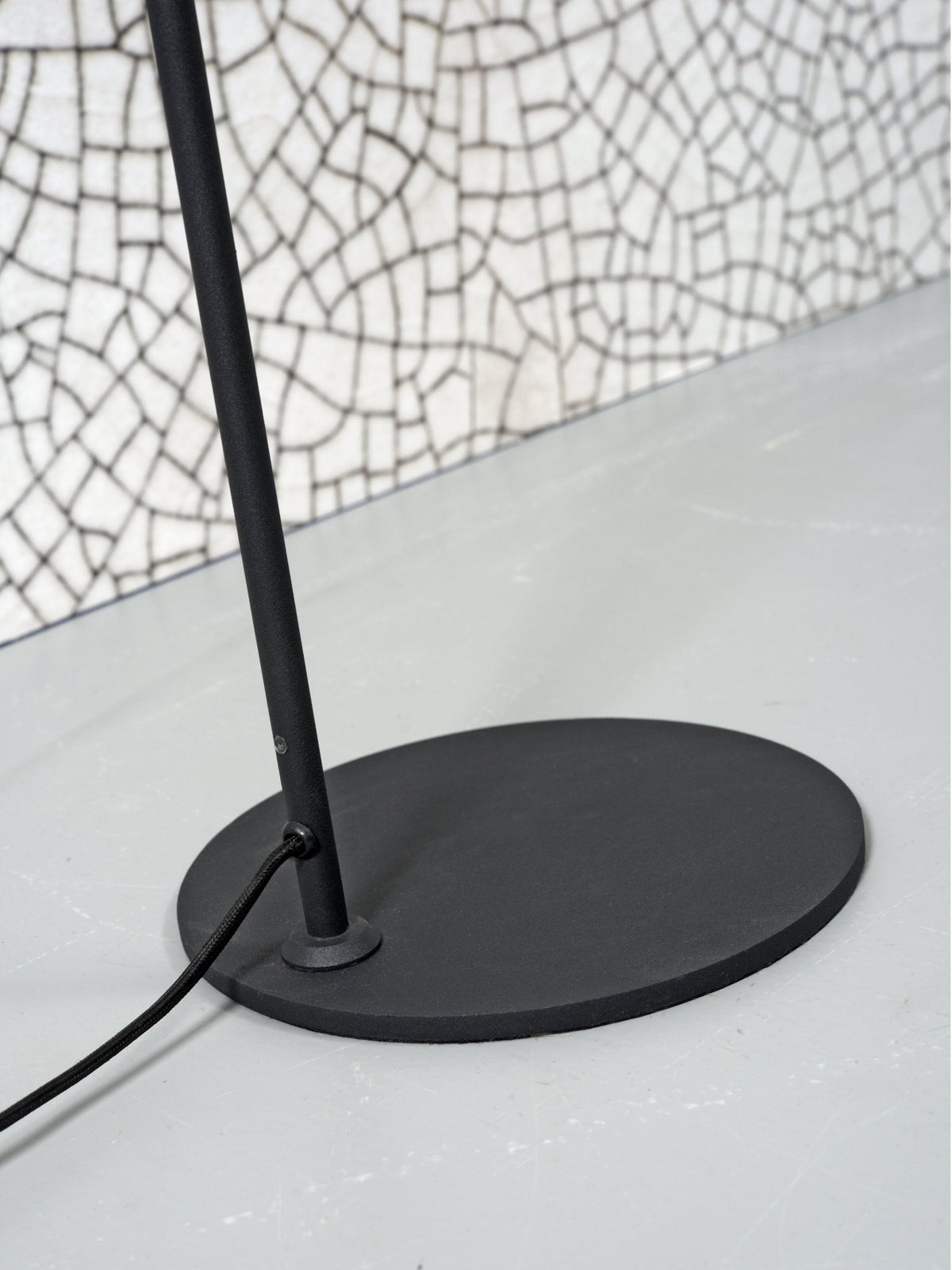 Lampadaire led en fer noir 133cm Montreux - It's about Romi - The Cool Republic