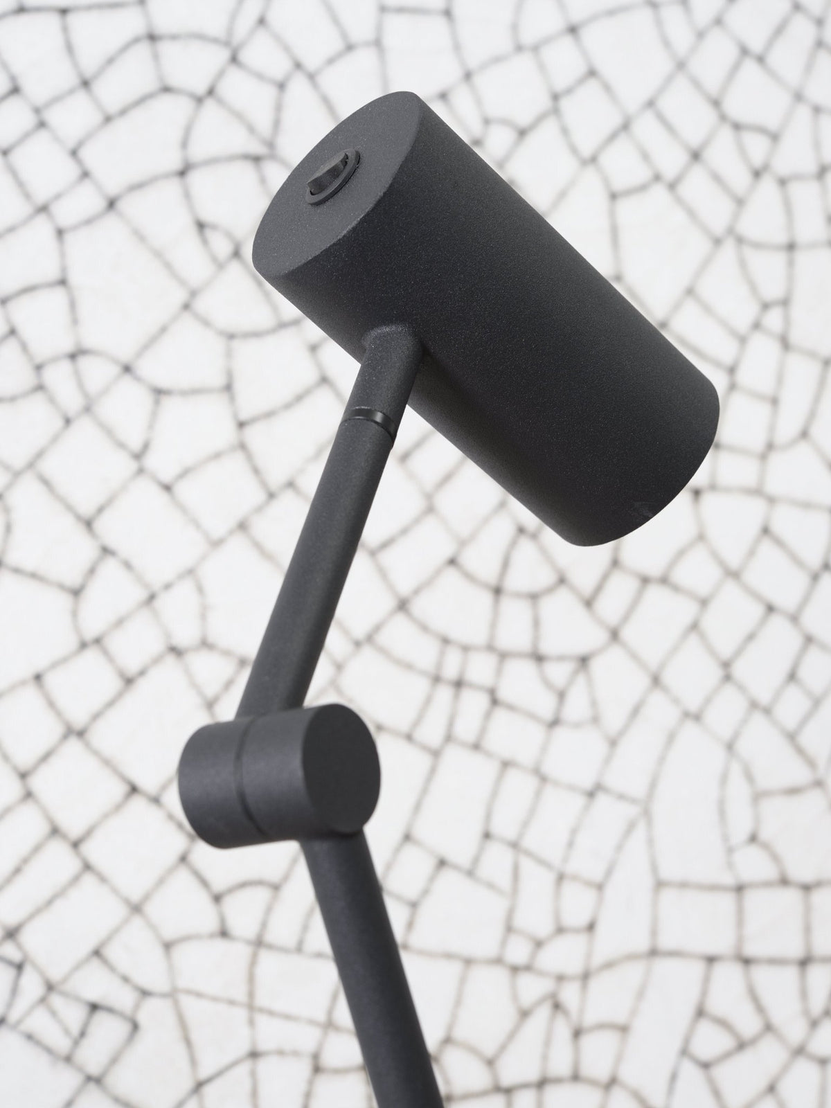 Lampadaire led en fer noir 133cm Montreux - It's about Romi - The Cool Republic