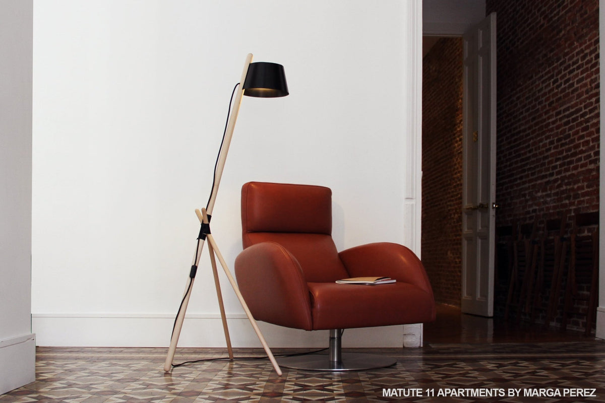 Lampadaire noir KA M Functional - Woodendot - The Cool Republic