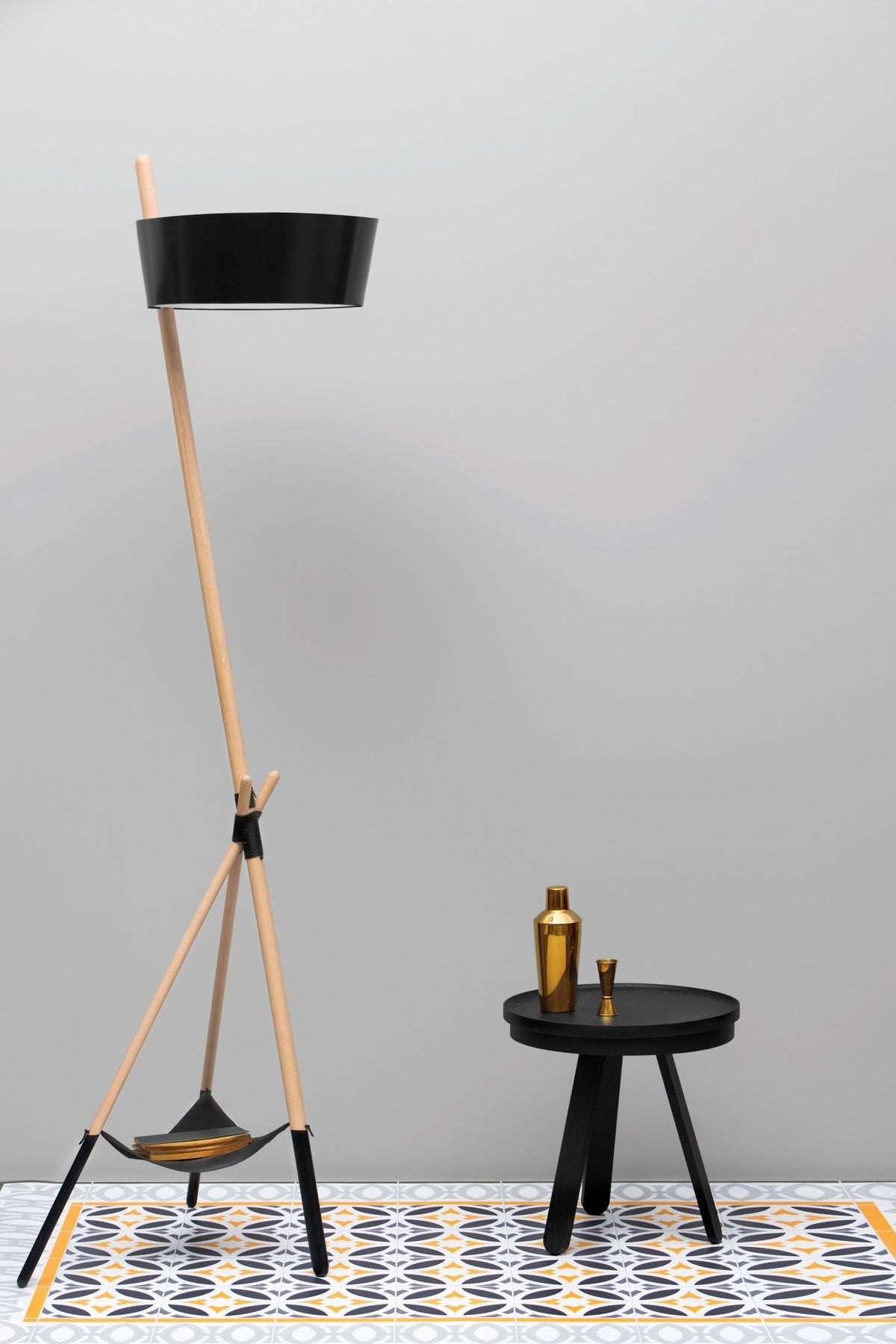 Lampadaire noir KA XL Functional - Woodendot - The Cool Republic