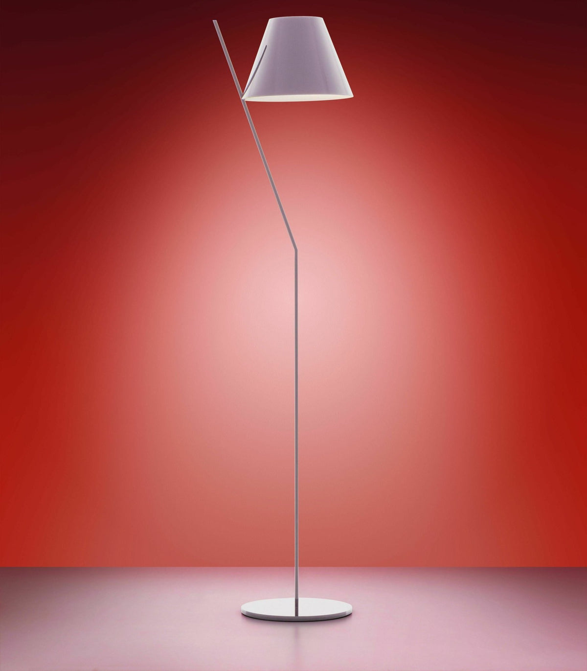 Lampadaire noir La Petite - Artemide - The Cool Republic