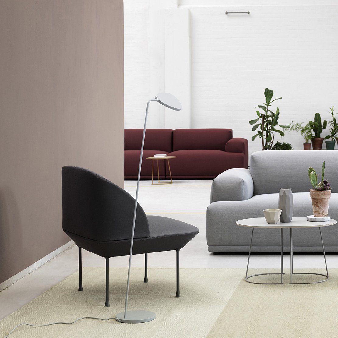 Lampadaire noir Leaf - Muuto - The Cool Republic