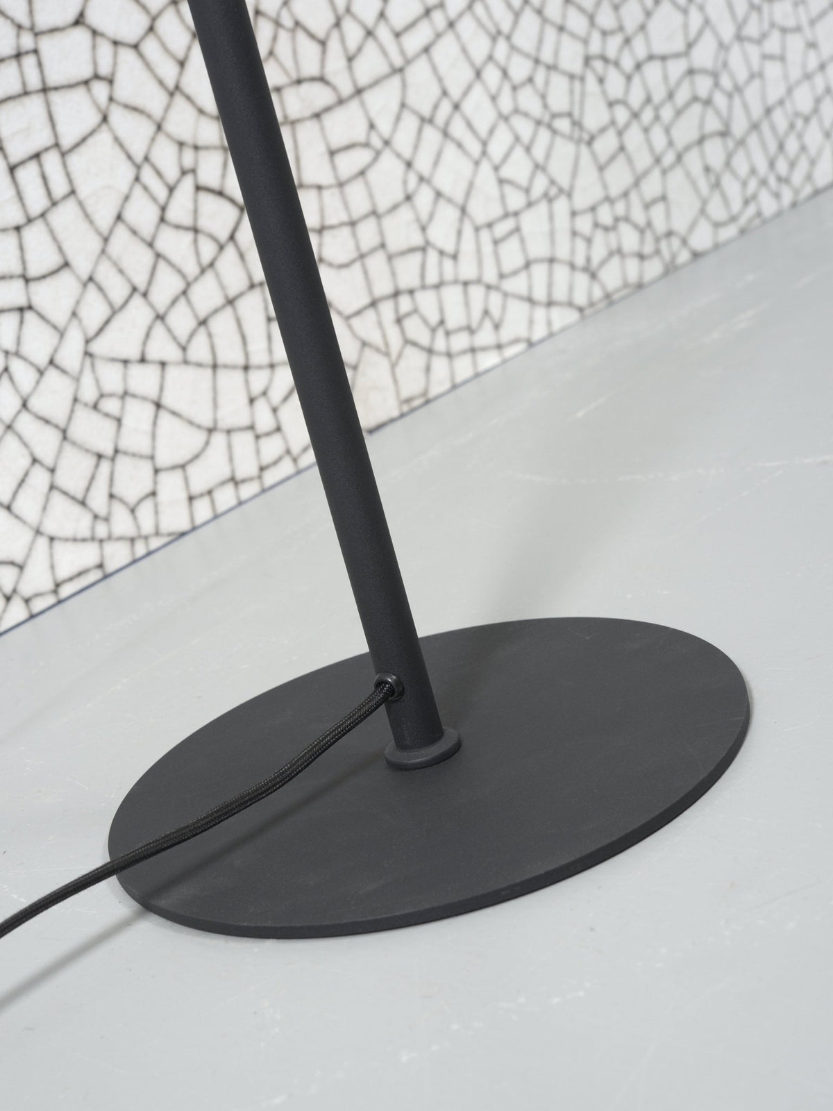 Lampadaire noir Marseille - It's about Romi - The Cool Republic