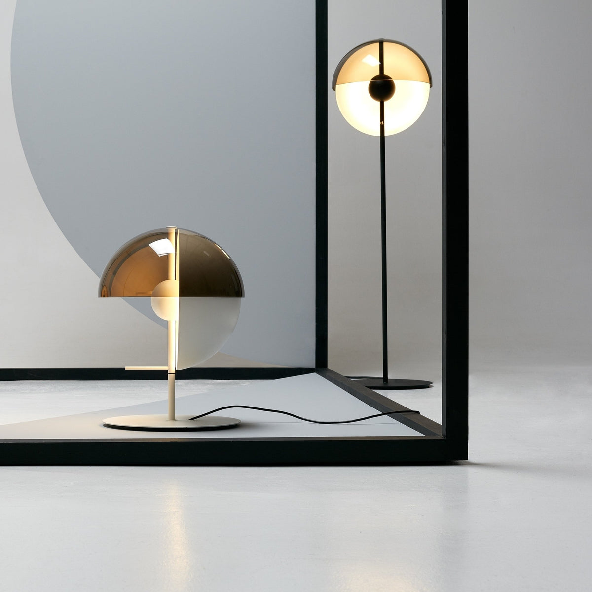 Lampadaire noir Theia - Marset - The Cool Republic