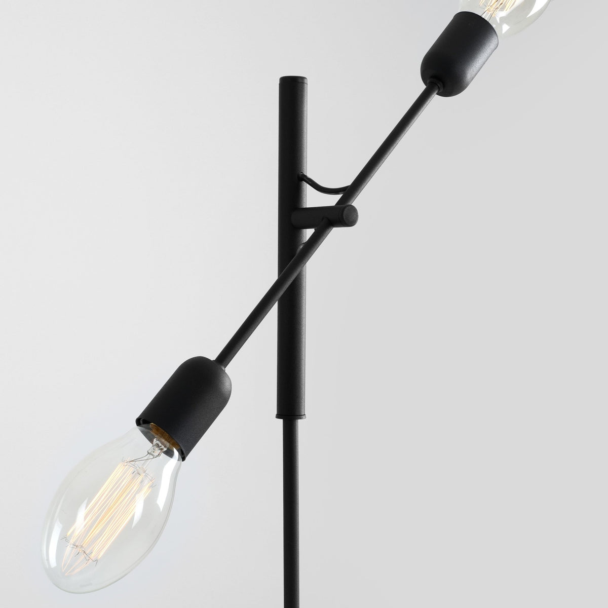 Lampadaire noir Twigo 2 - Custom Form - The Cool Republic