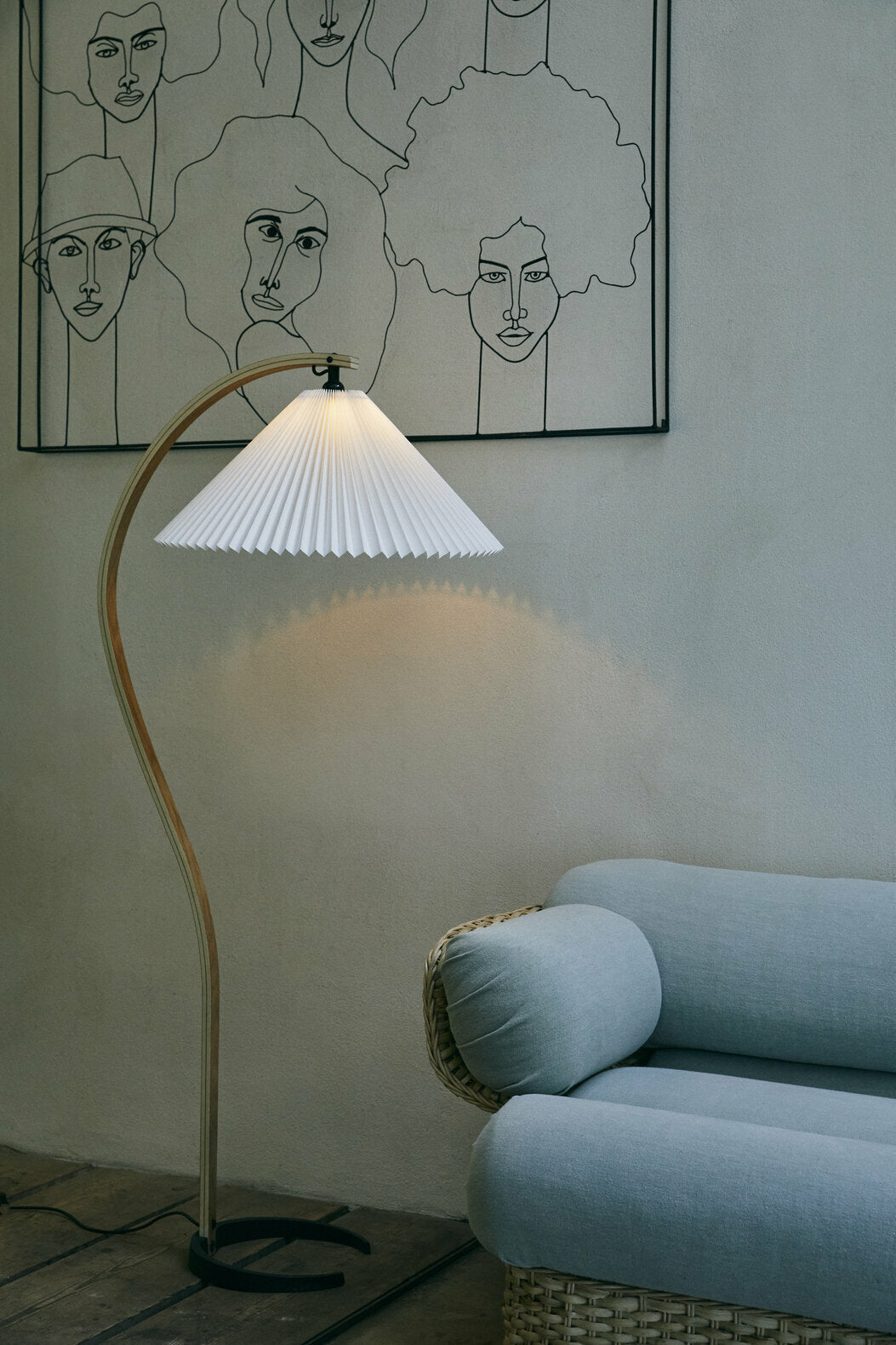 Lampadaire Timberline design Caprani - Gubi - The Cool Republic
