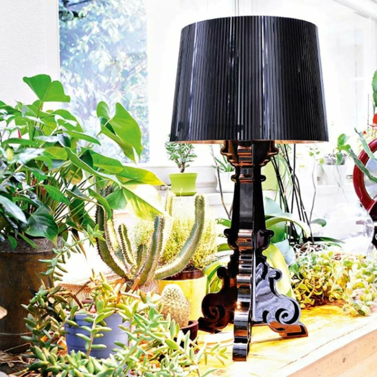 Lampe à hauteur réglable blanche et dorée Bourgie - Kartell - The Cool Republic